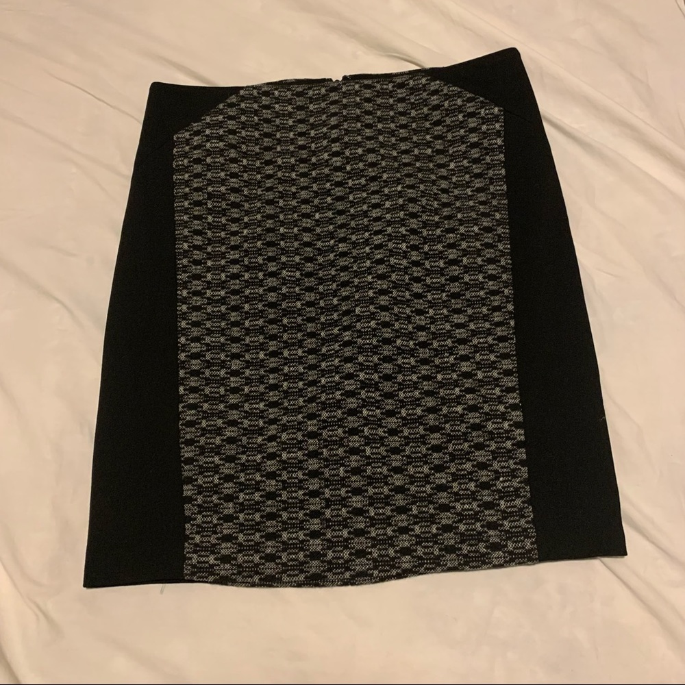 Theory wool pencil skirt - Picture 2 of 5